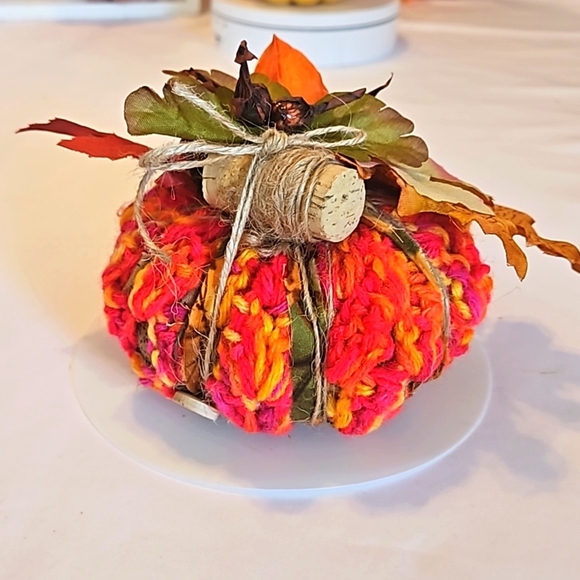 Hand Crafted crochet farmhouse fall decor harvest faux pumpkins upcycled holiday - Picture 3 of 16